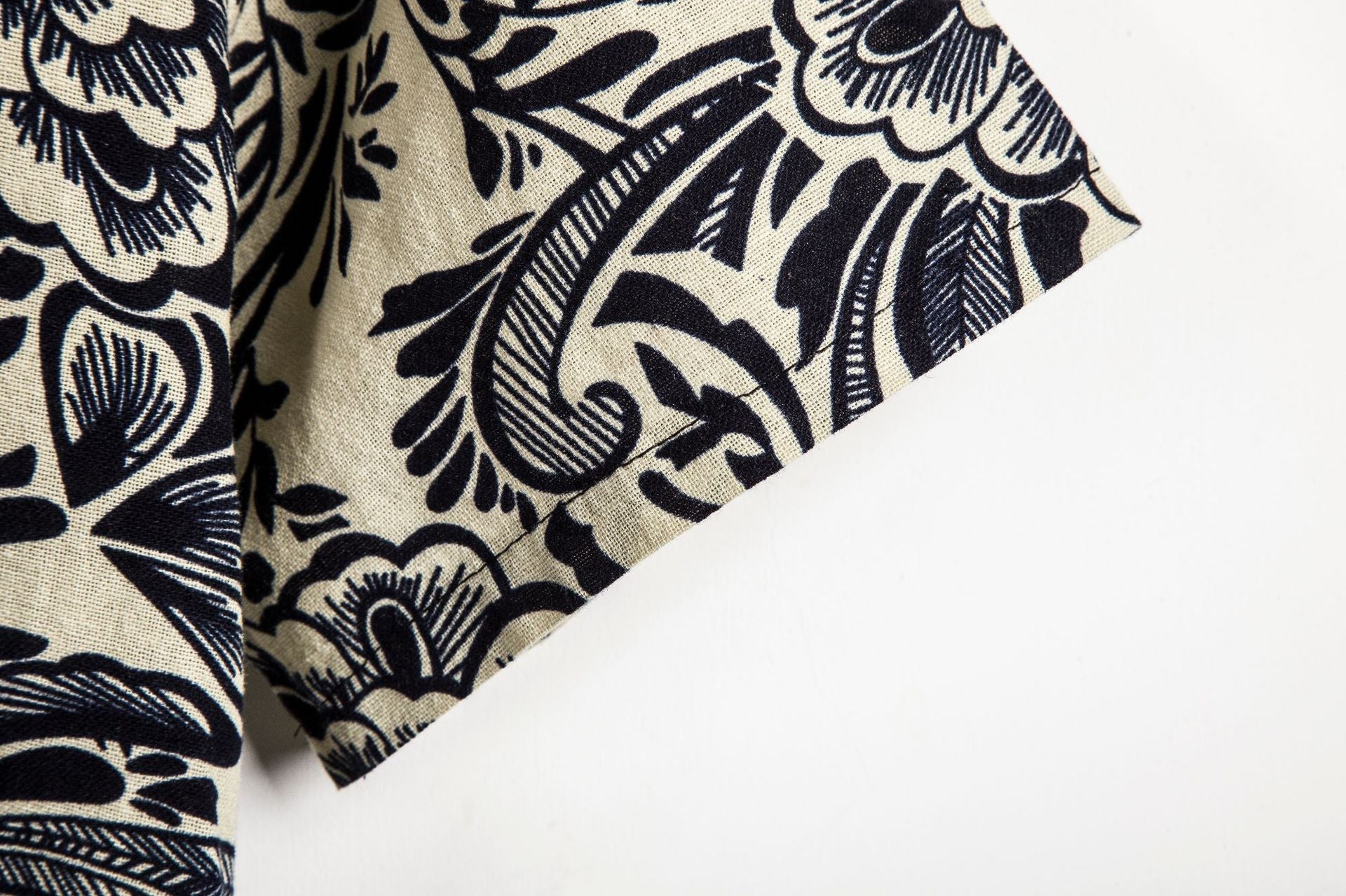 Men's plus size floral short sleeve shirt