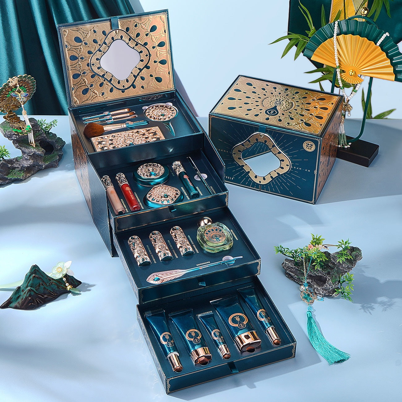 Holding the moon Makeup -22-piece Set