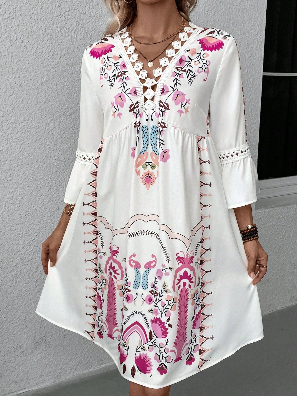 Exquisite Summer Feminine Lace Detail Printed Dress Chic Midi Lightweight Dress