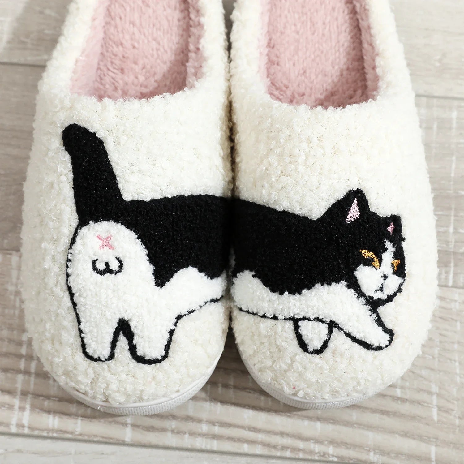 Embroidered Cat Pattern Slippers