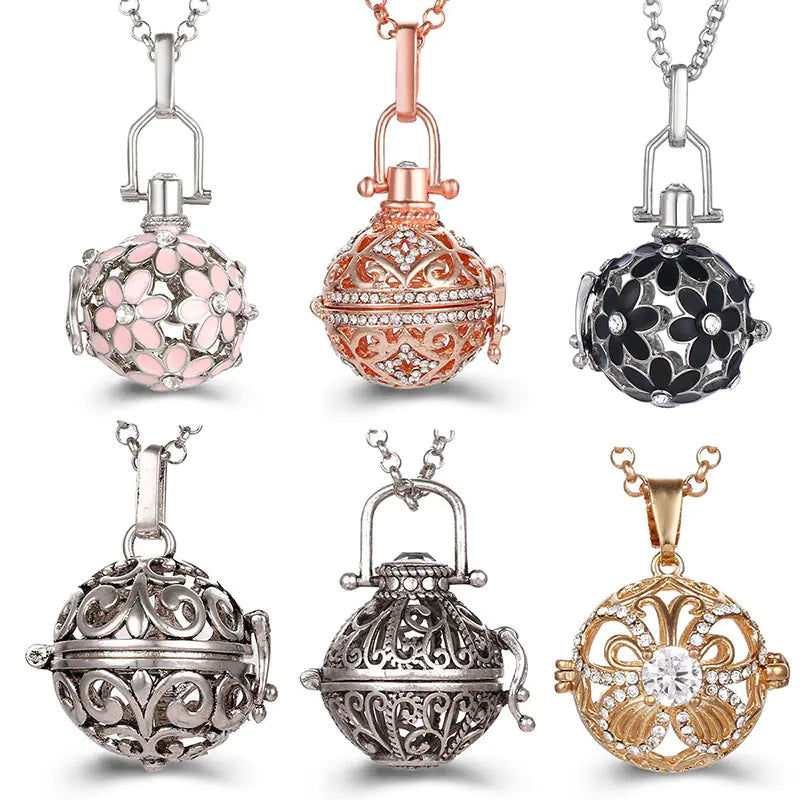 Floral Cutout Diamond Pendant Necklace