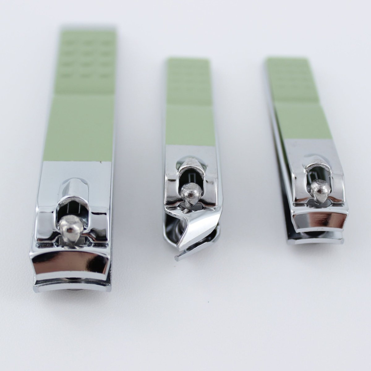 Nail Clippers Pedicure Kit – 16-Piece Grooming Set with Case