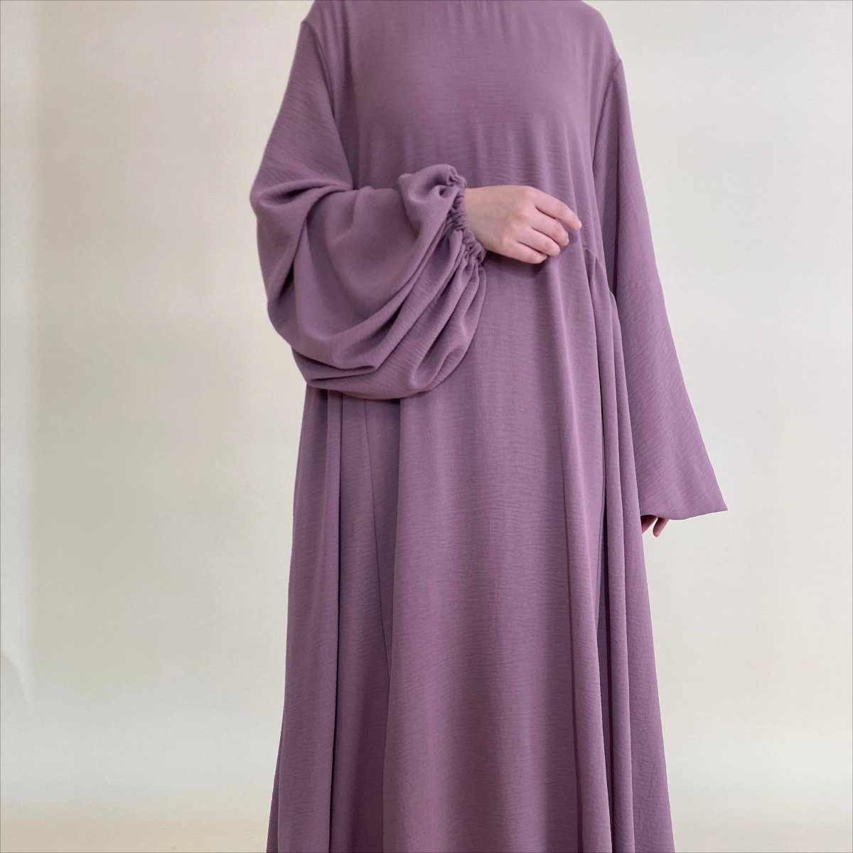 Relaxed Fit Lantern Sleeves Crepe Abaya (MA190)