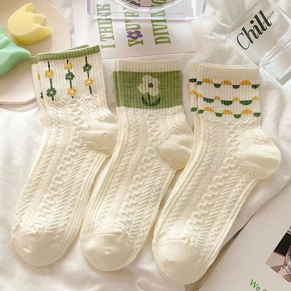 Women’s Flower Print Cotton Socks – Cozy 5-Pack for All Seasons