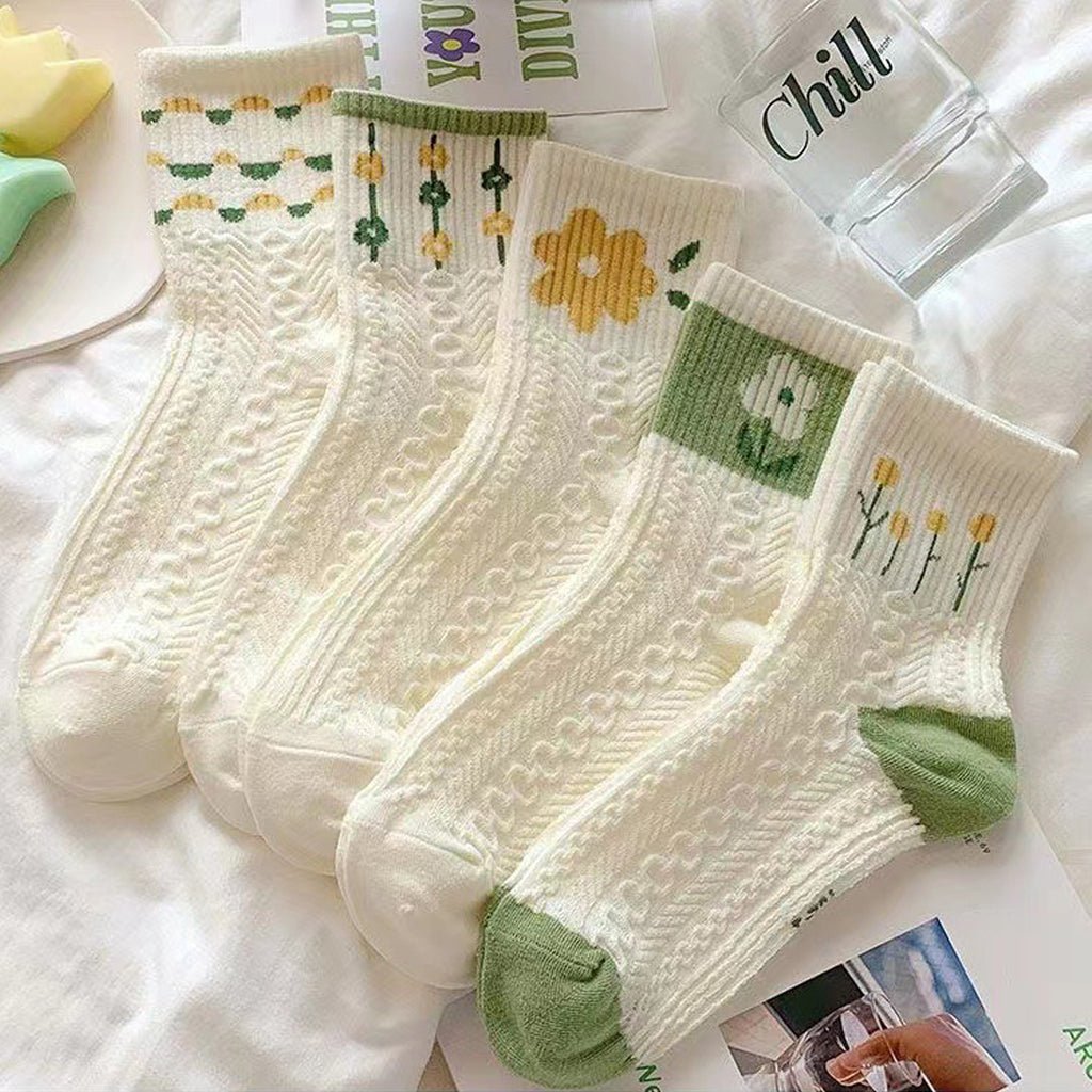 Women’s Flower Print Cotton Socks – Cozy 5-Pack for All Seasons